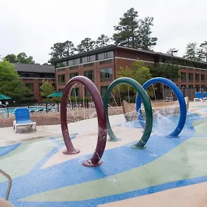 Hotel Woodlands & Suites, An Official Colonial, Williamsburg